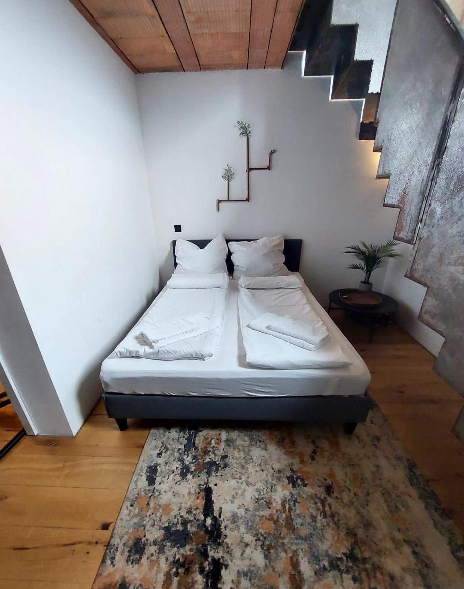 Industrial 40sqm 3room maisonette apt near center Berlin Extérieur photo